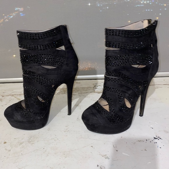 Bebe Daphne Black Heels - Picture 3 of 4